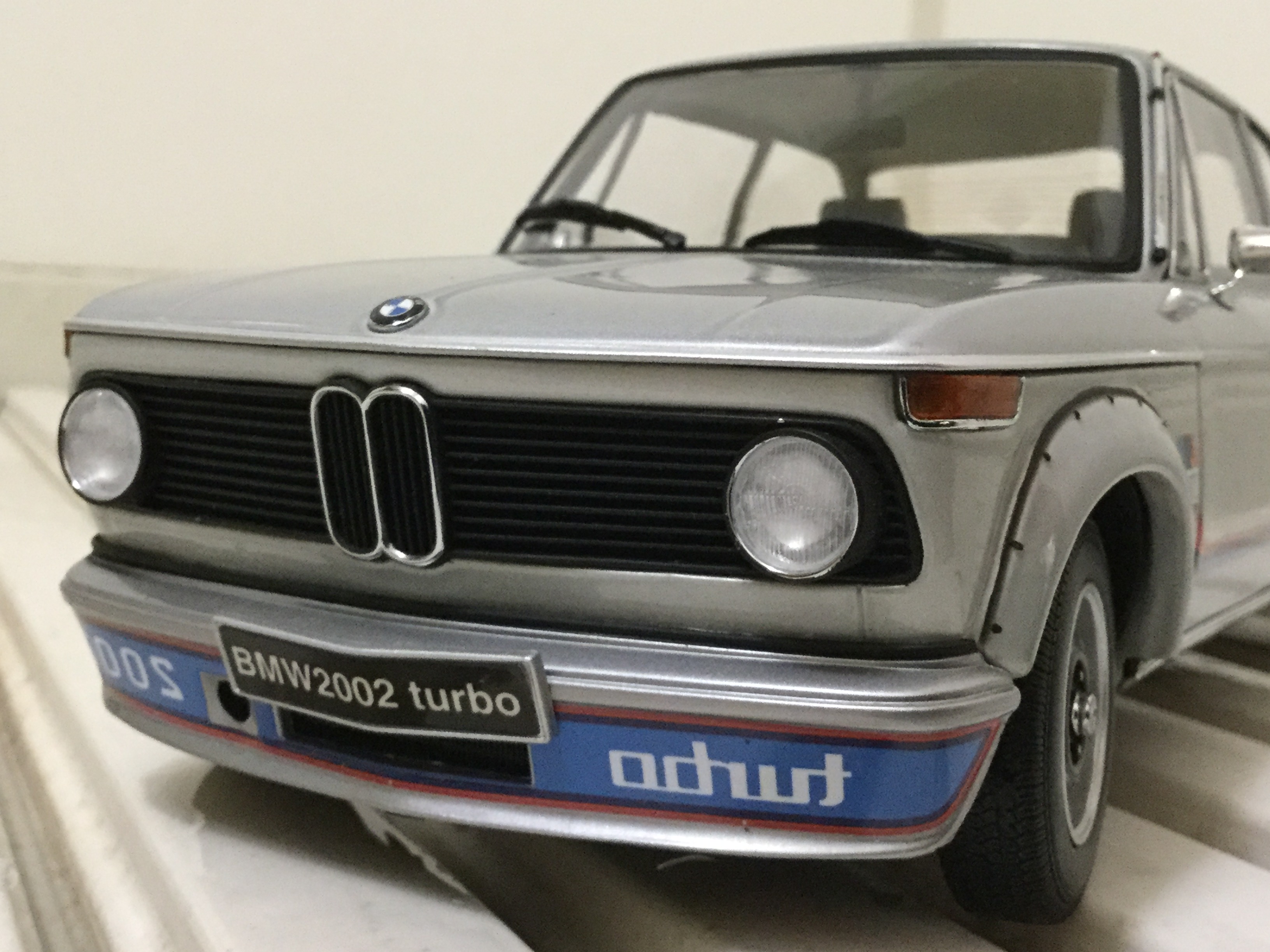 BMW 2002ターボ (1/18京商)外装編 | BLOG